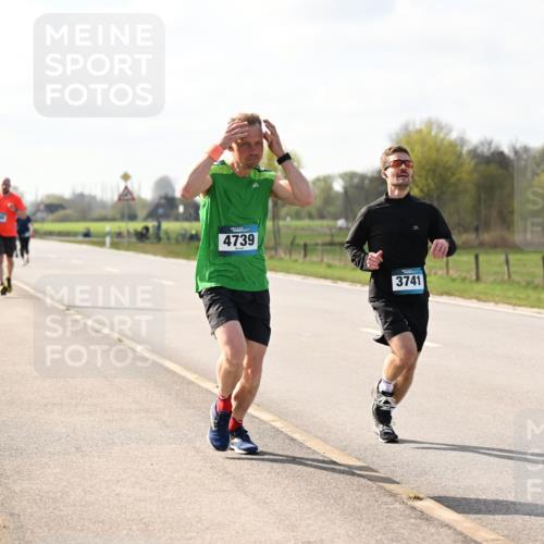 12.04.2026 - 45. Internationalen Wilhelmsburger Insellauf Dr. Thomas Lammeyer http://msf.ph/oto/9444124 12.04.2026 10:18:00 Laufen 4739, 3741 meine-sportfotos.de