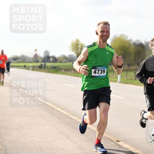 12.04.2026 - 45. Internationalen Wilhelmsburger Insellauf Dr. Thomas Lammeyer http://msf.ph/oto/9444127 12.04.2026 10:18:01 Laufen 4739, 3741 meine-sportfotos.de