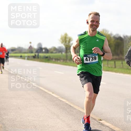 12.04.2026 - 45. Internationalen Wilhelmsburger Insellauf Dr. Thomas Lammeyer http://msf.ph/oto/9444128 12.04.2026 10:18:01 Laufen 4739, 3741 meine-sportfotos.de