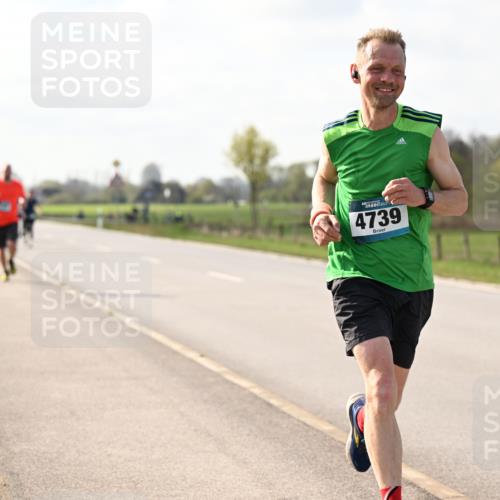 12.04.2026 - 45. Internationalen Wilhelmsburger Insellauf Dr. Thomas Lammeyer http://msf.ph/oto/9444129 12.04.2026 10:18:01 Laufen 4739, 3741 meine-sportfotos.de