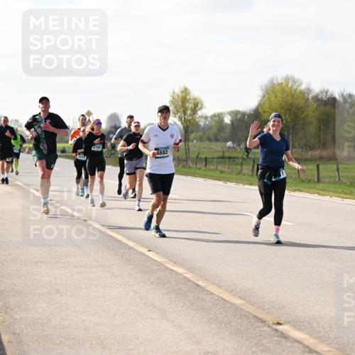 12.04.2026 - 45. Internationalen Wilhelmsburger Insellauf Dr. Thomas Lammeyer http://msf.ph/oto/9444152 12.04.2026 10:18:11 Laufen 3416, 4785, 4882 meine-sportfotos.de