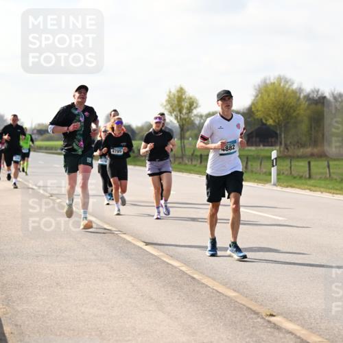 12.04.2026 - 45. Internationalen Wilhelmsburger Insellauf Dr. Thomas Lammeyer http://msf.ph/oto/9444159 12.04.2026 10:18:12 Laufen 3416, 4785, 4882 meine-sportfotos.de
