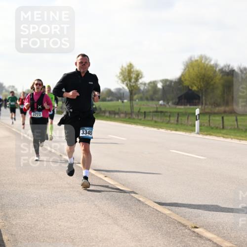 12.04.2026 - 45. Internationalen Wilhelmsburger Insellauf Dr. Thomas Lammeyer http://msf.ph/oto/9444192 12.04.2026 10:18:17 Laufen 3772, 3345, 3416 meine-sportfotos.de