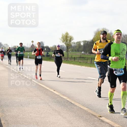 12.04.2026 - 45. Internationalen Wilhelmsburger Insellauf Dr. Thomas Lammeyer http://msf.ph/oto/9444227 12.04.2026 10:18:23 Laufen 2075, 34, 4758 meine-sportfotos.de