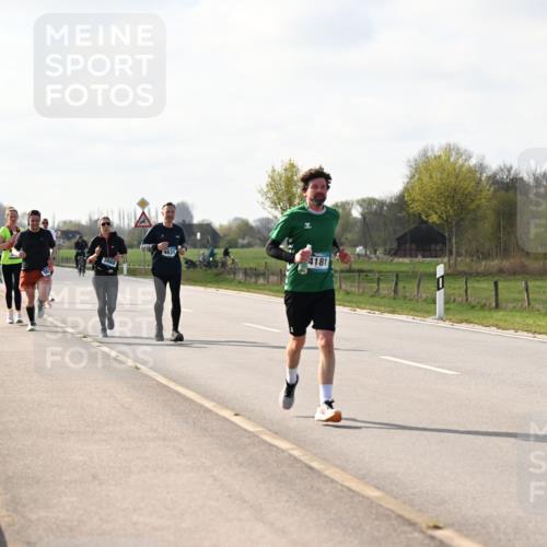 12.04.2026 - 45. Internationalen Wilhelmsburger Insellauf Dr. Thomas Lammeyer http://msf.ph/oto/9444242 12.04.2026 10:18:28 Laufen 3860, 4631, 4181 meine-sportfotos.de