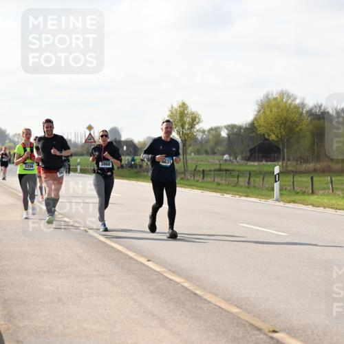 12.04.2026 - 45. Internationalen Wilhelmsburger Insellauf Dr. Thomas Lammeyer http://msf.ph/oto/9444256 12.04.2026 10:18:30 Laufen 3256, 3860, 4631, 4181 meine-sportfotos.de