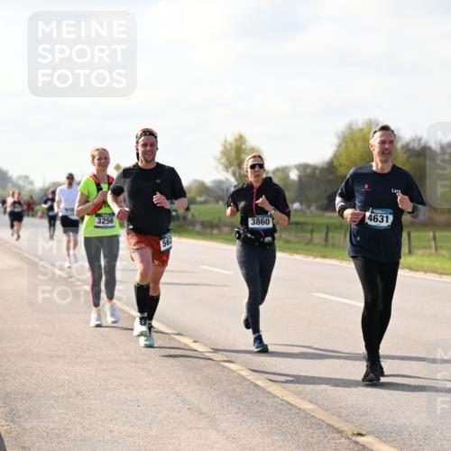 12.04.2026 - 45. Internationalen Wilhelmsburger Insellauf Dr. Thomas Lammeyer http://msf.ph/oto/9444270 12.04.2026 10:18:32 Laufen 3256, 562, 3860, 4631 meine-sportfotos.de