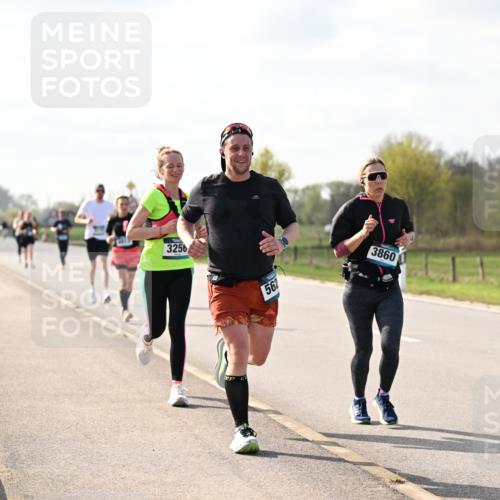 12.04.2026 - 45. Internationalen Wilhelmsburger Insellauf Dr. Thomas Lammeyer http://msf.ph/oto/9444275 12.04.2026 10:18:33 Laufen 3256, 562, 3860, 4631 meine-sportfotos.de