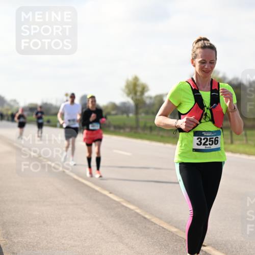 12.04.2026 - 45. Internationalen Wilhelmsburger Insellauf Dr. Thomas Lammeyer http://msf.ph/oto/9444285 12.04.2026 10:18:34 Laufen 3256 meine-sportfotos.de