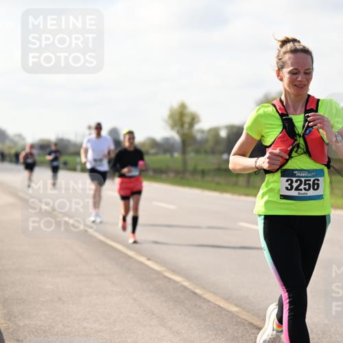 12.04.2026 - 45. Internationalen Wilhelmsburger Insellauf Dr. Thomas Lammeyer http://msf.ph/oto/9444286 12.04.2026 10:18:35 Laufen 3256 meine-sportfotos.de
