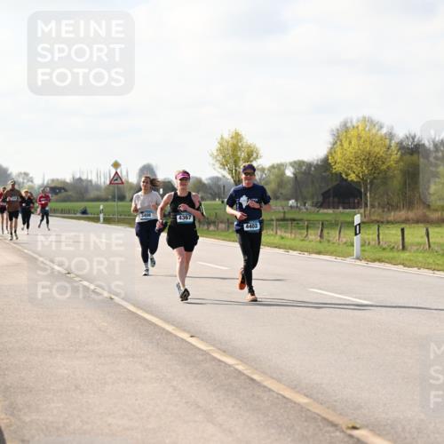 12.04.2026 - 45. Internationalen Wilhelmsburger Insellauf Dr. Thomas Lammeyer http://msf.ph/oto/9444335 12.04.2026 10:18:43 Laufen 3408, 4367, 4402 meine-sportfotos.de