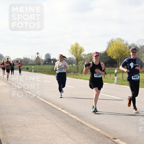 12.04.2026 - 45. Internationalen Wilhelmsburger Insellauf Dr. Thomas Lammeyer http://msf.ph/oto/9444348 12.04.2026 10:18:45 Laufen 3408, 4367, 4402 meine-sportfotos.de