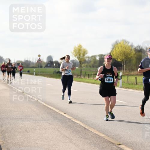 12.04.2026 - 45. Internationalen Wilhelmsburger Insellauf Dr. Thomas Lammeyer http://msf.ph/oto/9444350 12.04.2026 10:18:45 Laufen 3408, 4367, 4402 meine-sportfotos.de