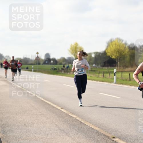 12.04.2026 - 45. Internationalen Wilhelmsburger Insellauf Dr. Thomas Lammeyer http://msf.ph/oto/9444358 12.04.2026 10:18:46 Laufen 3408, 4367 meine-sportfotos.de