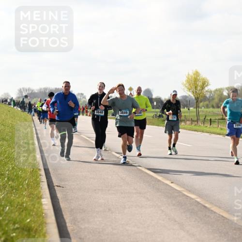 12.04.2026 - 45. Internationalen Wilhelmsburger Insellauf Dr. Thomas Lammeyer http://msf.ph/oto/9444472 12.04.2026 10:19:09 Laufen 331, 3848, 3849, 130, 2899 meine-sportfotos.de