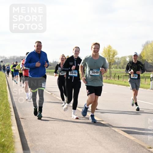 12.04.2026 - 45. Internationalen Wilhelmsburger Insellauf Dr. Thomas Lammeyer http://msf.ph/oto/9444479 12.04.2026 10:19:11 Laufen 33, 117333, 5694, 3848, 3849, 430, 6, 28 meine-sportfotos.de