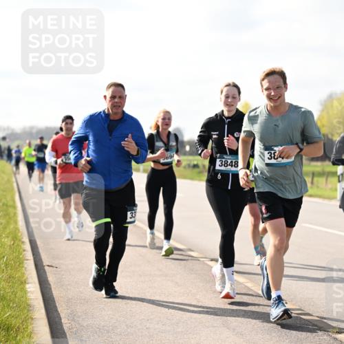 12.04.2026 - 45. Internationalen Wilhelmsburger Insellauf Dr. Thomas Lammeyer http://msf.ph/oto/9444485 12.04.2026 10:19:12 Laufen 3848, 384, 3430 meine-sportfotos.de