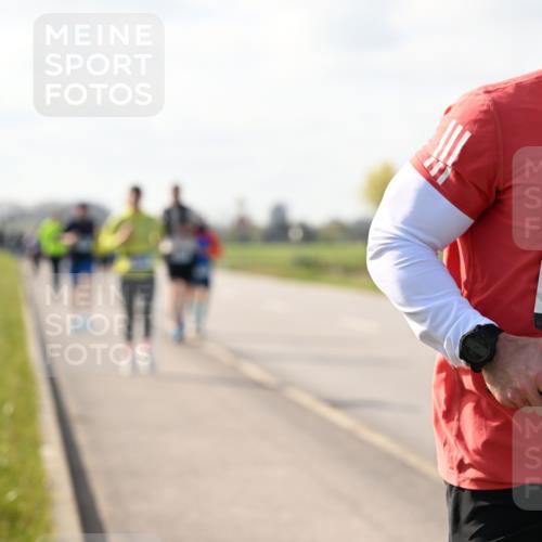 12.04.2026 - 45. Internationalen Wilhelmsburger Insellauf Dr. Thomas Lammeyer http://msf.ph/oto/9444509 12.04.2026 10:19:16 Laufen 45, 5563 meine-sportfotos.de