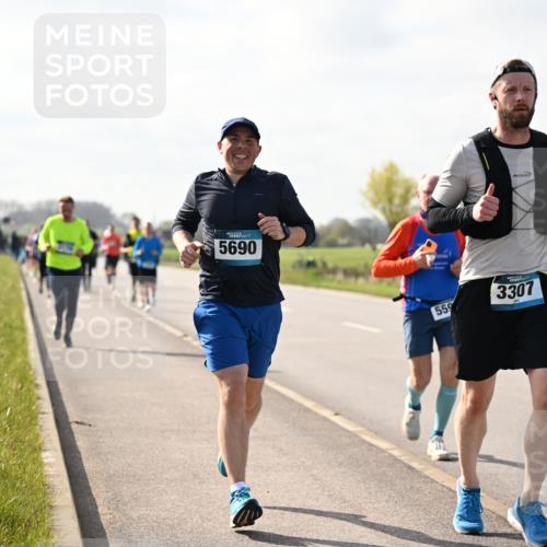 12.04.2026 - 45. Internationalen Wilhelmsburger Insellauf Dr. Thomas Lammeyer http://msf.ph/oto/9444534 12.04.2026 10:19:21 Laufen 5690, 559, 3307 meine-sportfotos.de