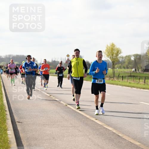 12.04.2026 - 45. Internationalen Wilhelmsburger Insellauf Dr. Thomas Lammeyer http://msf.ph/oto/9444558 12.04.2026 10:19:27 Laufen 45, 4928, 2300 meine-sportfotos.de