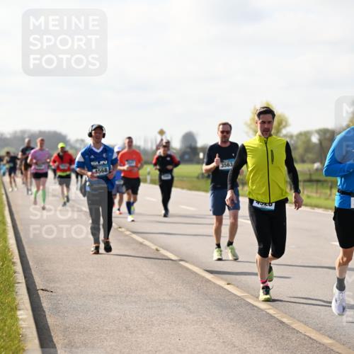 12.04.2026 - 45. Internationalen Wilhelmsburger Insellauf Dr. Thomas Lammeyer http://msf.ph/oto/9444567 12.04.2026 10:19:28 Laufen 4568, 3563, 2300 meine-sportfotos.de