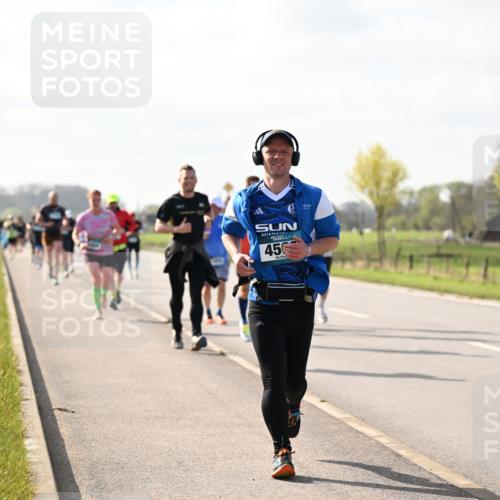 12.04.2026 - 45. Internationalen Wilhelmsburger Insellauf Dr. Thomas Lammeyer http://msf.ph/oto/9444581 12.04.2026 10:19:31 Laufen 45, 3563 meine-sportfotos.de