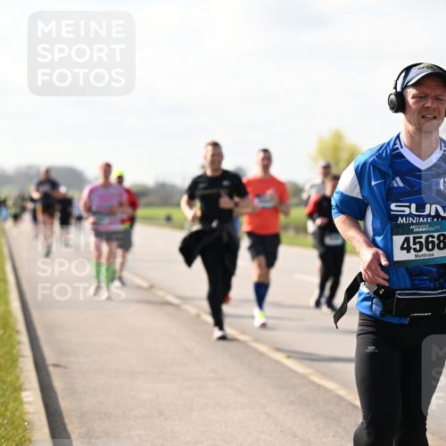 12.04.2026 - 45. Internationalen Wilhelmsburger Insellauf Dr. Thomas Lammeyer http://msf.ph/oto/9444588 12.04.2026 10:19:32 Laufen 45, 4568 meine-sportfotos.de