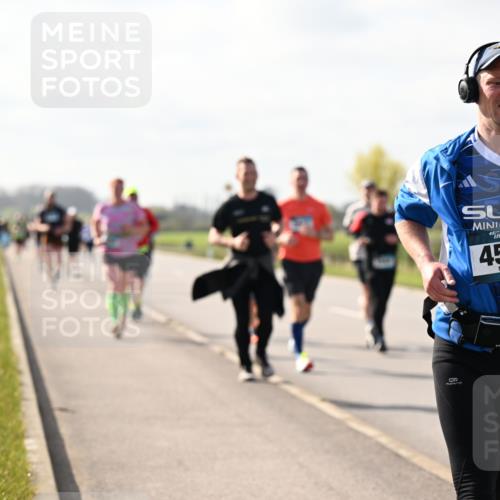 12.04.2026 - 45. Internationalen Wilhelmsburger Insellauf Dr. Thomas Lammeyer http://msf.ph/oto/9444589 12.04.2026 10:19:32 Laufen 04, 4566 meine-sportfotos.de