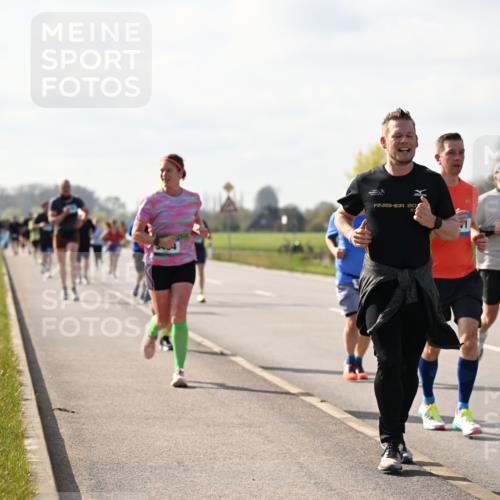 12.04.2026 - 45. Internationalen Wilhelmsburger Insellauf Dr. Thomas Lammeyer http://msf.ph/oto/9444598 12.04.2026 10:19:34 Laufen 20, 995, 5562 meine-sportfotos.de