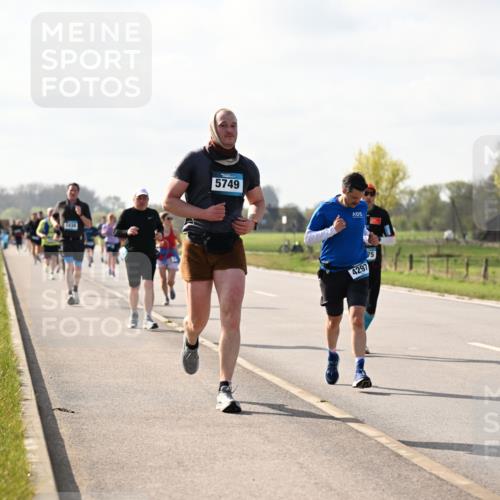 12.04.2026 - 45. Internationalen Wilhelmsburger Insellauf Dr. Thomas Lammeyer http://msf.ph/oto/9444632 12.04.2026 10:19:40 Laufen 5749, 4297, 75, 4700 meine-sportfotos.de