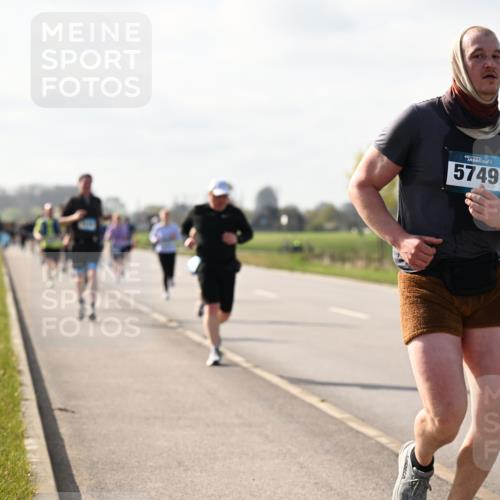 12.04.2026 - 45. Internationalen Wilhelmsburger Insellauf Dr. Thomas Lammeyer http://msf.ph/oto/9444643 12.04.2026 10:19:42 Laufen 5749, 429 meine-sportfotos.de