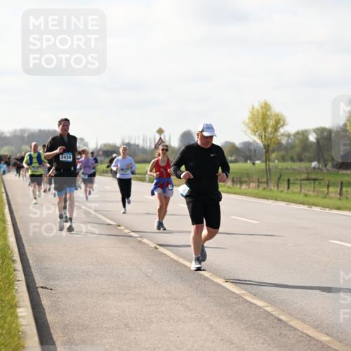 12.04.2026 - 45. Internationalen Wilhelmsburger Insellauf Dr. Thomas Lammeyer http://msf.ph/oto/9444646 12.04.2026 10:19:42 Laufen 2438 meine-sportfotos.de