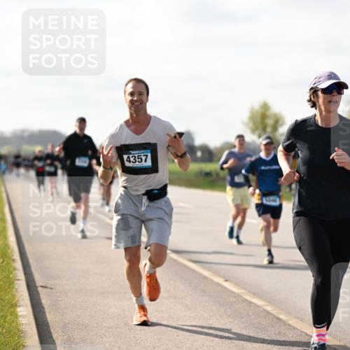 12.04.2026 - 45. Internationalen Wilhelmsburger Insellauf Dr. Thomas Lammeyer http://msf.ph/oto/9444727 12.04.2026 10:19:55 Laufen 4357 meine-sportfotos.de