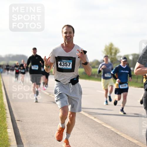 12.04.2026 - 45. Internationalen Wilhelmsburger Insellauf Dr. Thomas Lammeyer http://msf.ph/oto/9444729 12.04.2026 10:19:55 Laufen 4357 meine-sportfotos.de