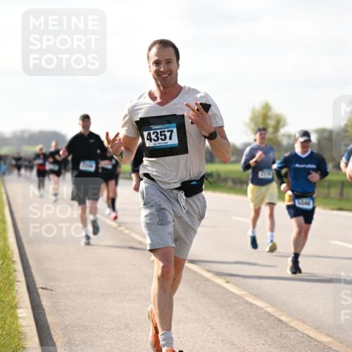 12.04.2026 - 45. Internationalen Wilhelmsburger Insellauf Dr. Thomas Lammeyer http://msf.ph/oto/9444730 12.04.2026 10:19:55 Laufen 4357, 5046 meine-sportfotos.de