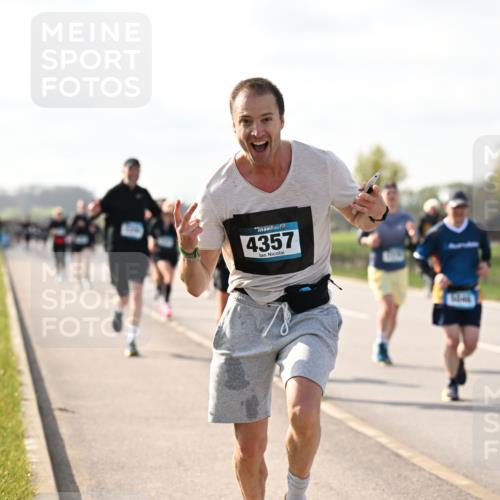 12.04.2026 - 45. Internationalen Wilhelmsburger Insellauf Dr. Thomas Lammeyer http://msf.ph/oto/9444732 12.04.2026 10:19:55 Laufen 4357, 5833 meine-sportfotos.de