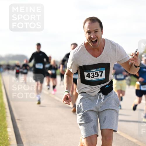 12.04.2026 - 45. Internationalen Wilhelmsburger Insellauf Dr. Thomas Lammeyer http://msf.ph/oto/9444734 12.04.2026 10:19:56 Laufen 4357 meine-sportfotos.de