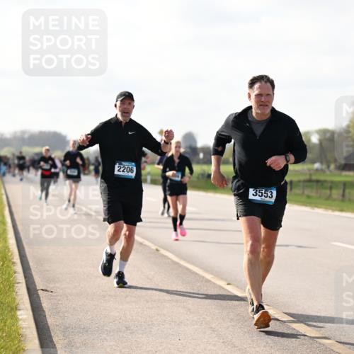 12.04.2026 - 45. Internationalen Wilhelmsburger Insellauf Dr. Thomas Lammeyer http://msf.ph/oto/9444743 12.04.2026 10:19:57 Laufen 2206, 2376, 3553 meine-sportfotos.de