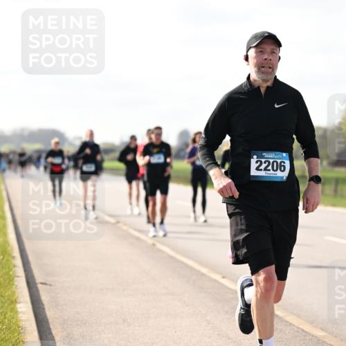 12.04.2026 - 45. Internationalen Wilhelmsburger Insellauf Dr. Thomas Lammeyer http://msf.ph/oto/9444755 12.04.2026 10:19:59 Laufen 2206 meine-sportfotos.de
