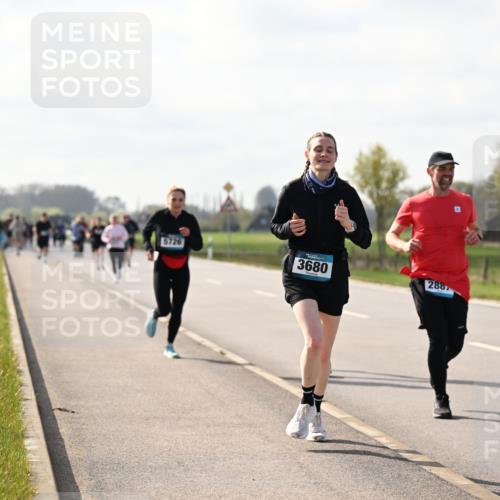 12.04.2026 - 45. Internationalen Wilhelmsburger Insellauf Dr. Thomas Lammeyer http://msf.ph/oto/9444781 12.04.2026 10:20:04 Laufen 5726, 3680, 288, 318 meine-sportfotos.de