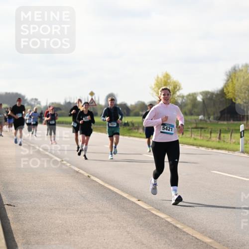 12.04.2026 - 45. Internationalen Wilhelmsburger Insellauf Dr. Thomas Lammeyer http://msf.ph/oto/9444808 12.04.2026 10:20:14 Laufen 3854, 5421 meine-sportfotos.de