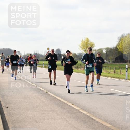 12.04.2026 - 45. Internationalen Wilhelmsburger Insellauf Dr. Thomas Lammeyer http://msf.ph/oto/9444822 12.04.2026 10:20:16 Laufen 5441, 454, 3012, 3854 meine-sportfotos.de
