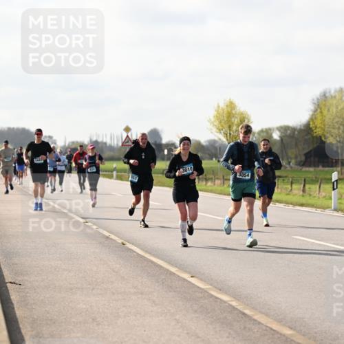 12.04.2026 - 45. Internationalen Wilhelmsburger Insellauf Dr. Thomas Lammeyer http://msf.ph/oto/9444823 12.04.2026 10:20:16 Laufen 254, 053, 3010, 3854 meine-sportfotos.de
