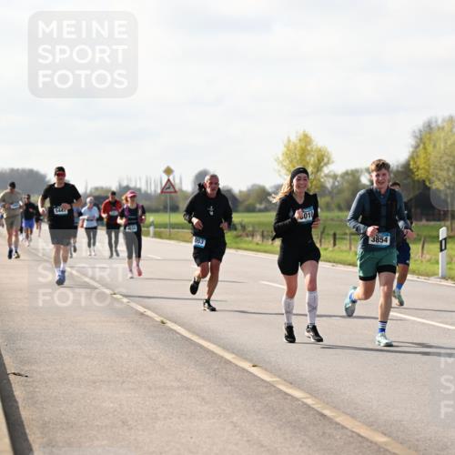 12.04.2026 - 45. Internationalen Wilhelmsburger Insellauf Dr. Thomas Lammeyer http://msf.ph/oto/9444829 12.04.2026 10:20:17 Laufen 544, 434, 053, 010, 3854 meine-sportfotos.de