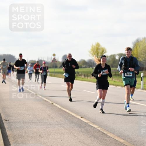 12.04.2026 - 45. Internationalen Wilhelmsburger Insellauf Dr. Thomas Lammeyer http://msf.ph/oto/9444831 12.04.2026 10:20:17 Laufen 30, 3854 meine-sportfotos.de