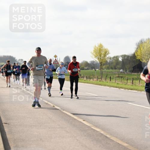 12.04.2026 - 45. Internationalen Wilhelmsburger Insellauf Dr. Thomas Lammeyer http://msf.ph/oto/9444853 12.04.2026 10:20:24 Laufen 3484, 1435, 2054, 463, 54 meine-sportfotos.de