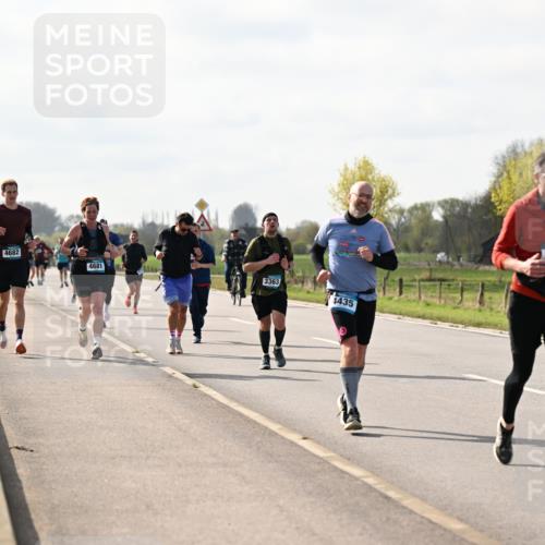 12.04.2026 - 45. Internationalen Wilhelmsburger Insellauf Dr. Thomas Lammeyer http://msf.ph/oto/9444876 12.04.2026 10:20:28 Laufen 4682, 4681, 3363, 4435, 2054, 5359 meine-sportfotos.de