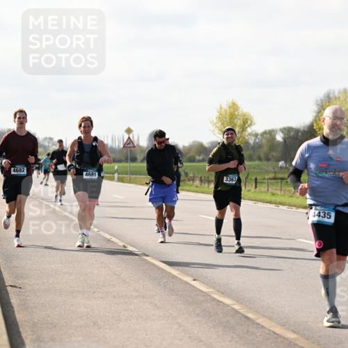 12.04.2026 - 45. Internationalen Wilhelmsburger Insellauf Dr. Thomas Lammeyer http://msf.ph/oto/9444885 12.04.2026 10:20:30 Laufen 4682, 4681, 3363, 4435 meine-sportfotos.de