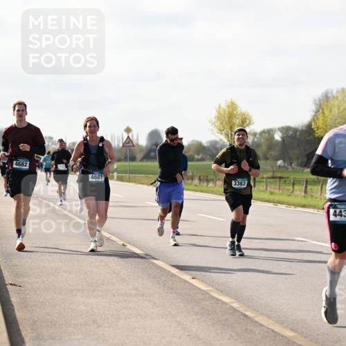 12.04.2026 - 45. Internationalen Wilhelmsburger Insellauf Dr. Thomas Lammeyer http://msf.ph/oto/9444887 12.04.2026 10:20:30 Laufen 4682, 4681, 3363, 4435 meine-sportfotos.de