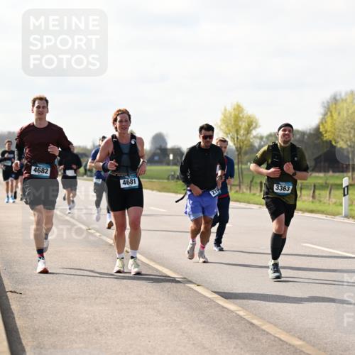 12.04.2026 - 45. Internationalen Wilhelmsburger Insellauf Dr. Thomas Lammeyer http://msf.ph/oto/9444890 12.04.2026 10:20:31 Laufen 4682, 4681, 278, 3363 meine-sportfotos.de
